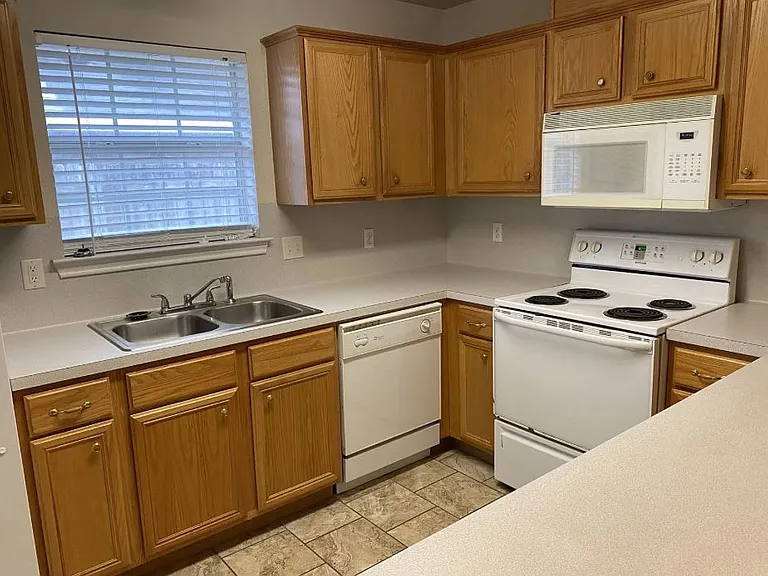 945 Willow Pond St #945 — Photo 6