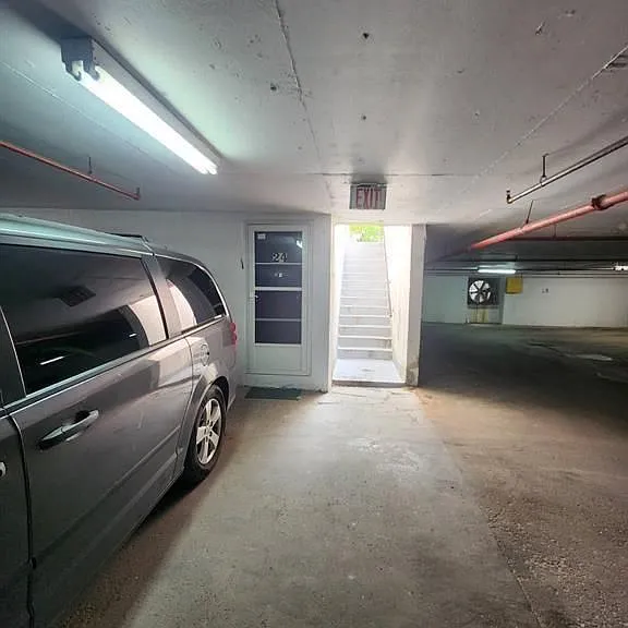 1500 Sandhurst Cir #24 — Photo 3