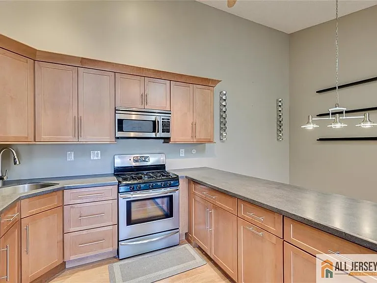 268 Kempsey Dr — Photo 13