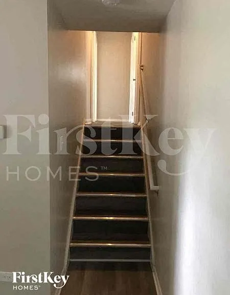4200 Arlington Dr — Photo 4