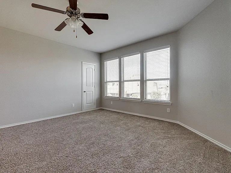 1824 Sparrow St — Photo 29