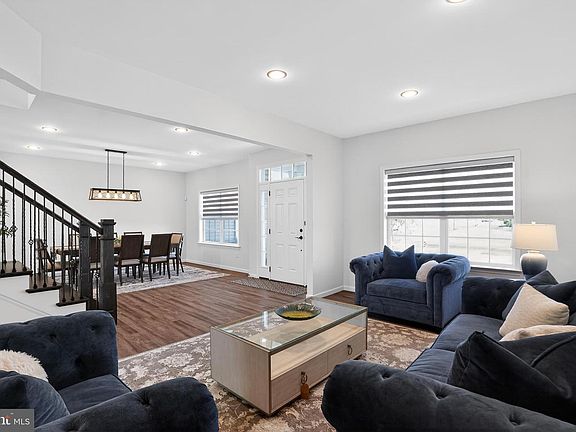 4th image of 1059 Smyth Ln