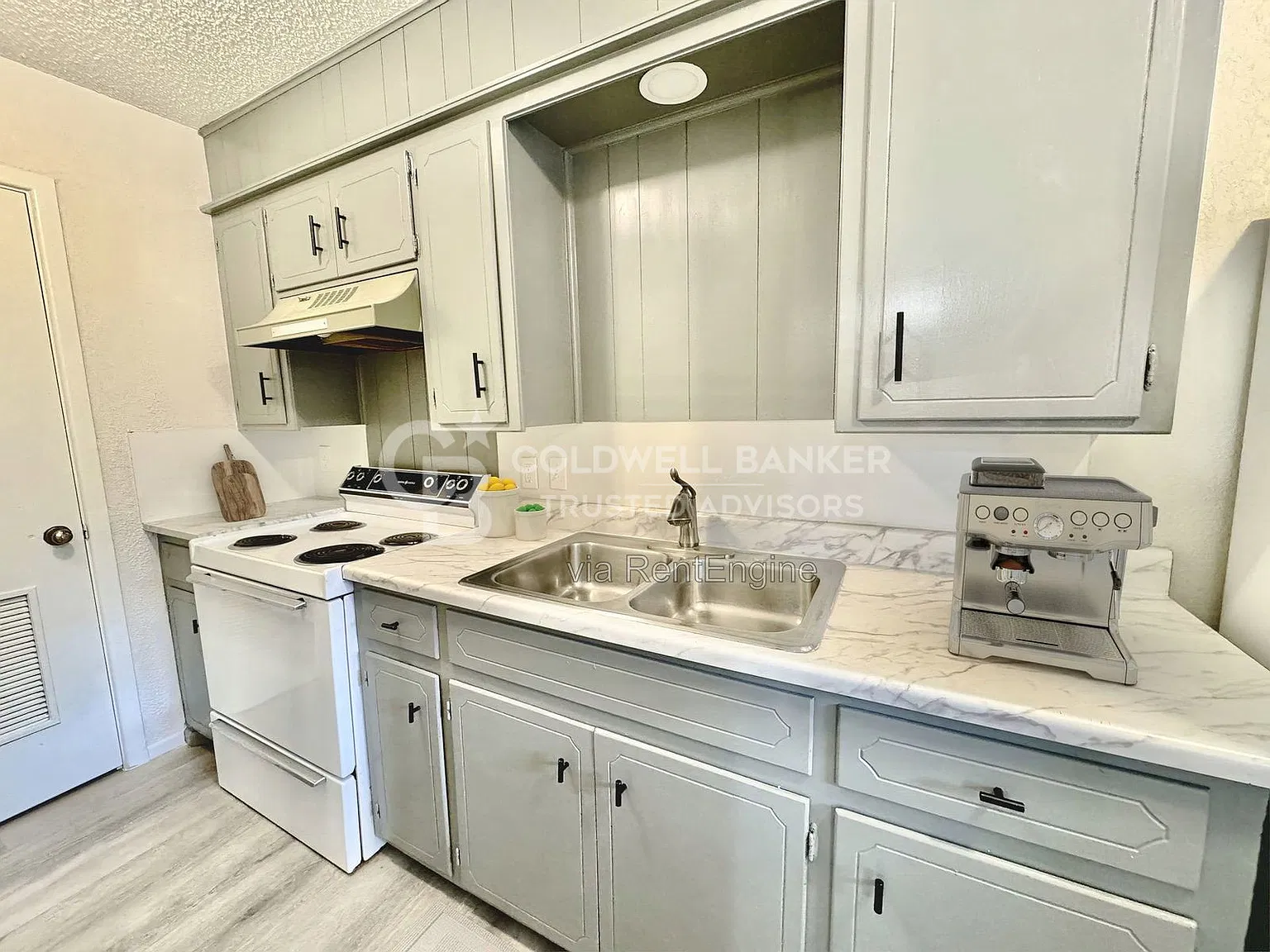 2 bed, 1.0 bath, 829 sqft, $750 — Photo 2