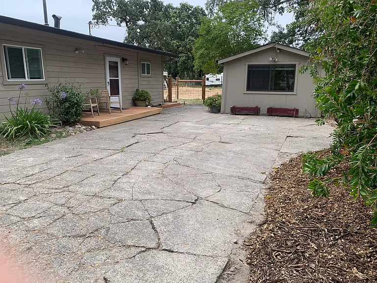 1850 Reiman Ln — Photo 25