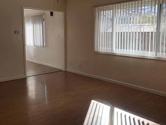 4th image of 10235 University Way #10235