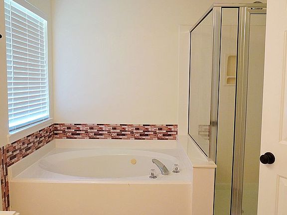 2nd image of 24626 Kingston Hill Ln
