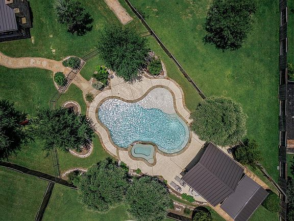 5th image of 28502 Hayden Park Dr