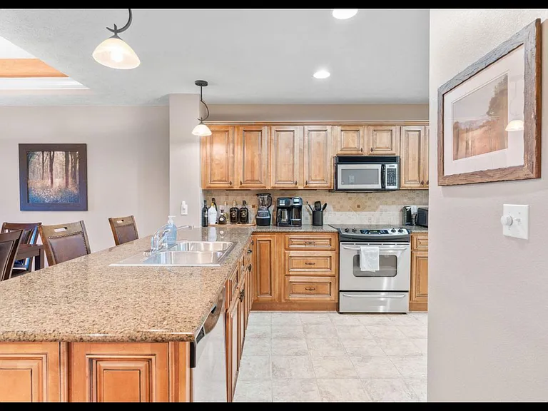 250 Lakewood Dr #5205 — Photo 7
