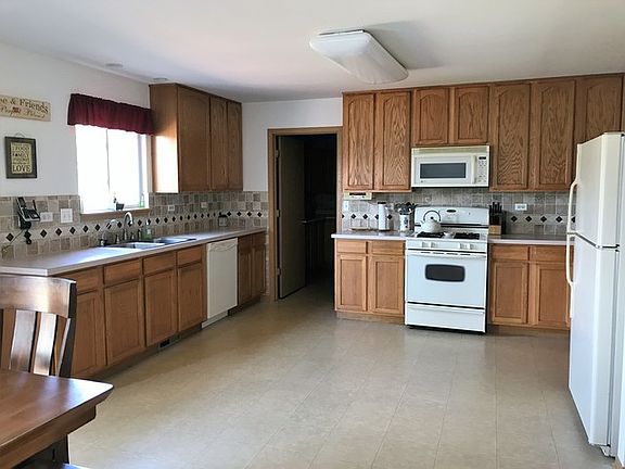 3rd image of 112 Cottonwood Blvd