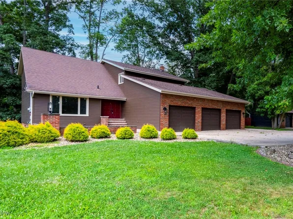 9320 N Bedford Rd, Macedonia, OH 44056