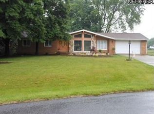 2385 Fairview Rd, Uniontown, OH 44685