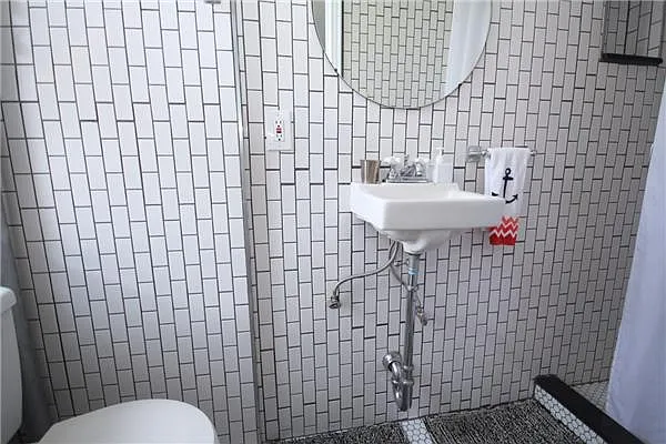 Sold by Bergen Basin Real Estate | media 37