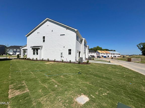 4th image of 2438 Whitewing Ln