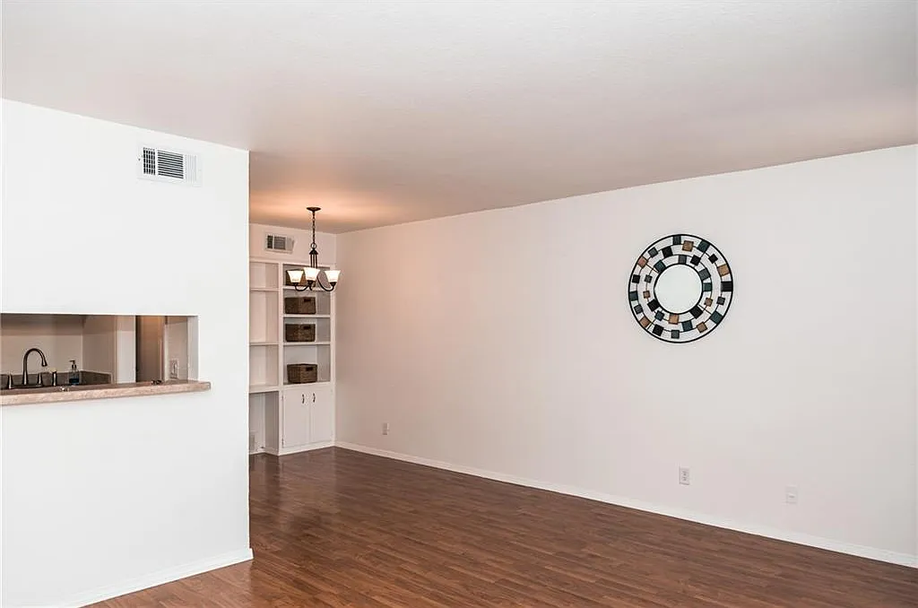 1 bed, 1.0 bath, 656 sqft, $1,000 — Photo 3