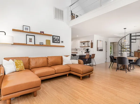 1352 Beacon Village Dr, Raleigh, NC 27604