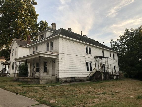 2nd image of 605 N Belmont Ave