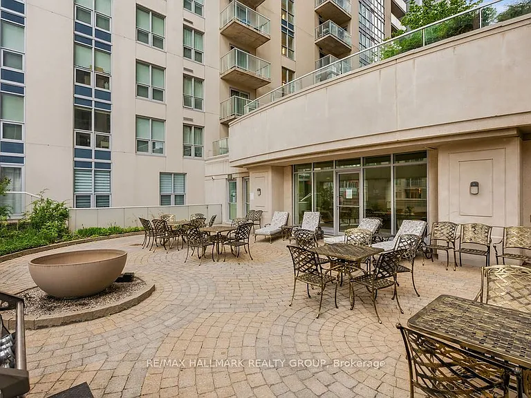 242 Rideau St #1406 — Photo 22