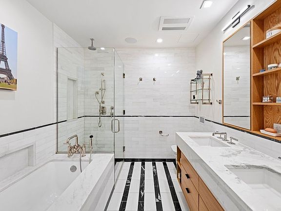 5th image of 204 Forsyth St APT 3N