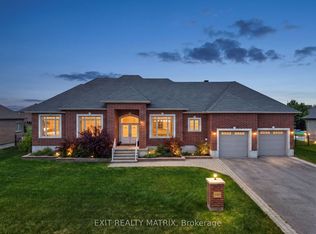 1525 Rangeland Ave, Ottawa, ON K4P0E1