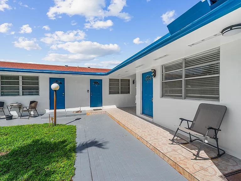 7211 Venetian St #3 — Photo 22