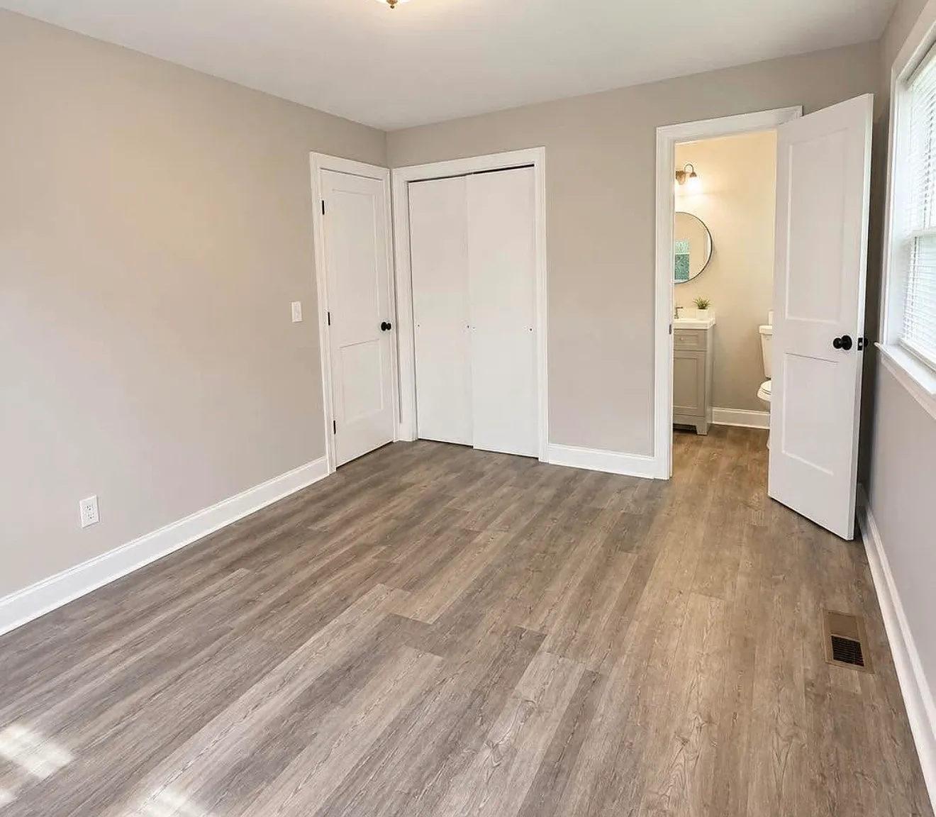 3 bed, 1.5 bath, 1200 sqft, $1,500 — Photo 4