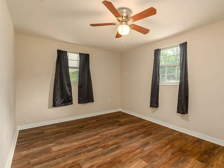 4722 Stearns Rd — Photo 10