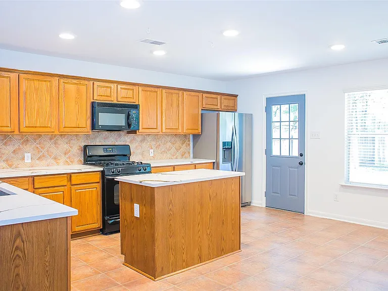 91 Genesee Ridge Dr — Photo 20