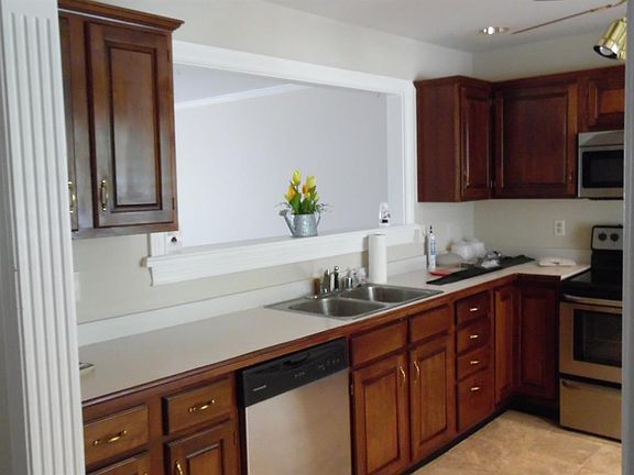 3rd image of 3909 Kenesaw Dr