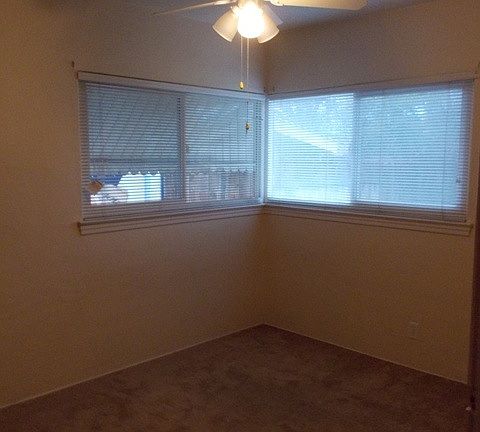 3rd image of 818 W Robinson Ave