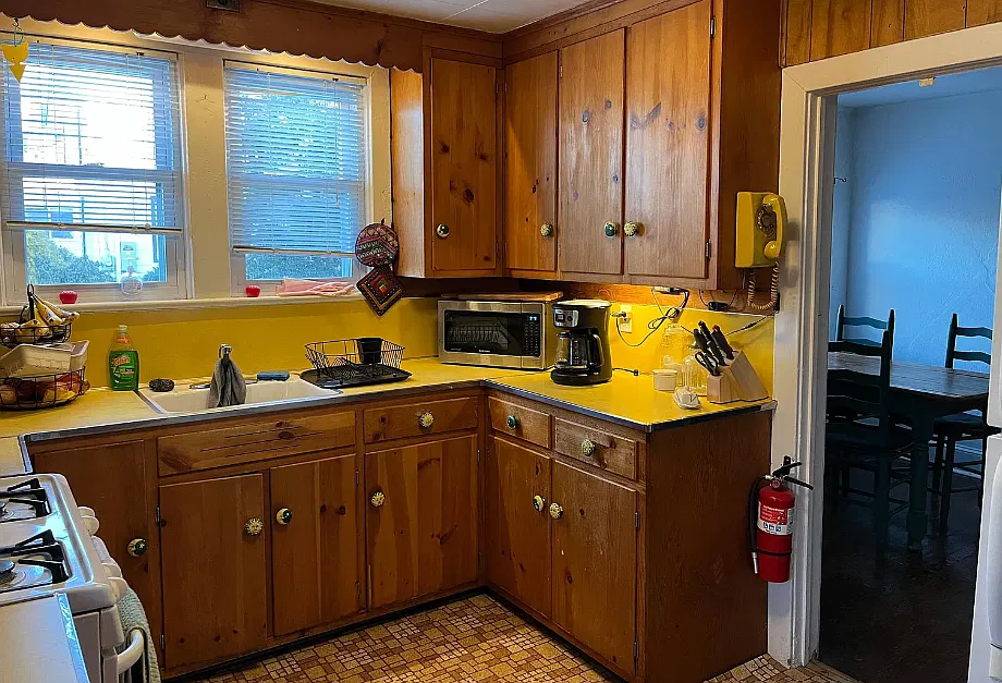 1 bed, 1.5 bath, 1800 sqft, $1,200 — Photo 2