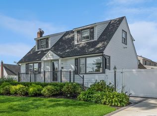 3970 Steven Ct, Seaford, NY 11783