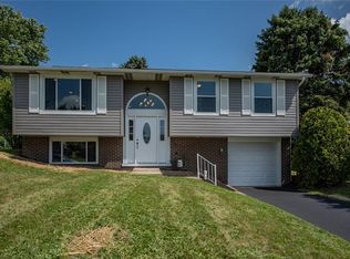 727 Cedardale Dr, North Huntingdon, PA 15642