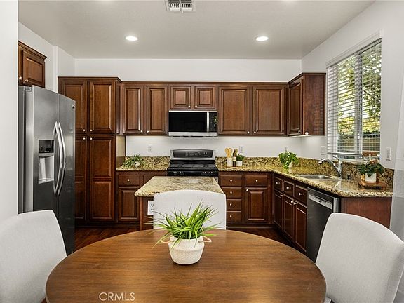 3rd image of 140 W Cork Tree Dr