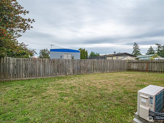 5th image of 700 NW Crosby Avenue #54