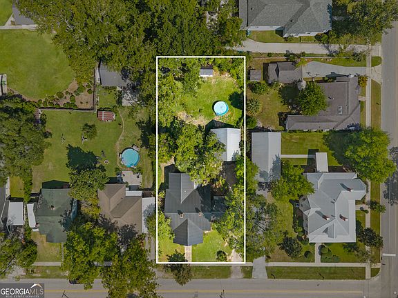 2nd image of 631 Barney Ave