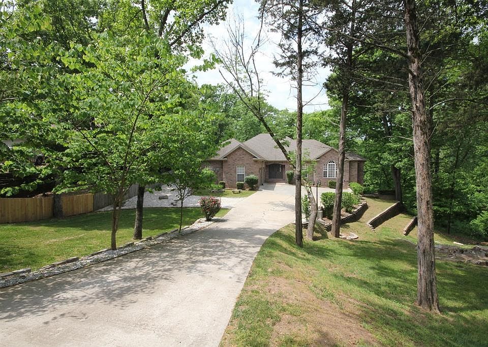 1st image of 3 Dalton Dr
