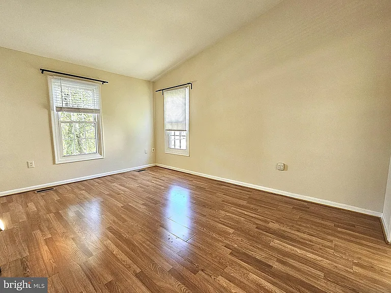 7339 Rokeby Dr — Photo 22