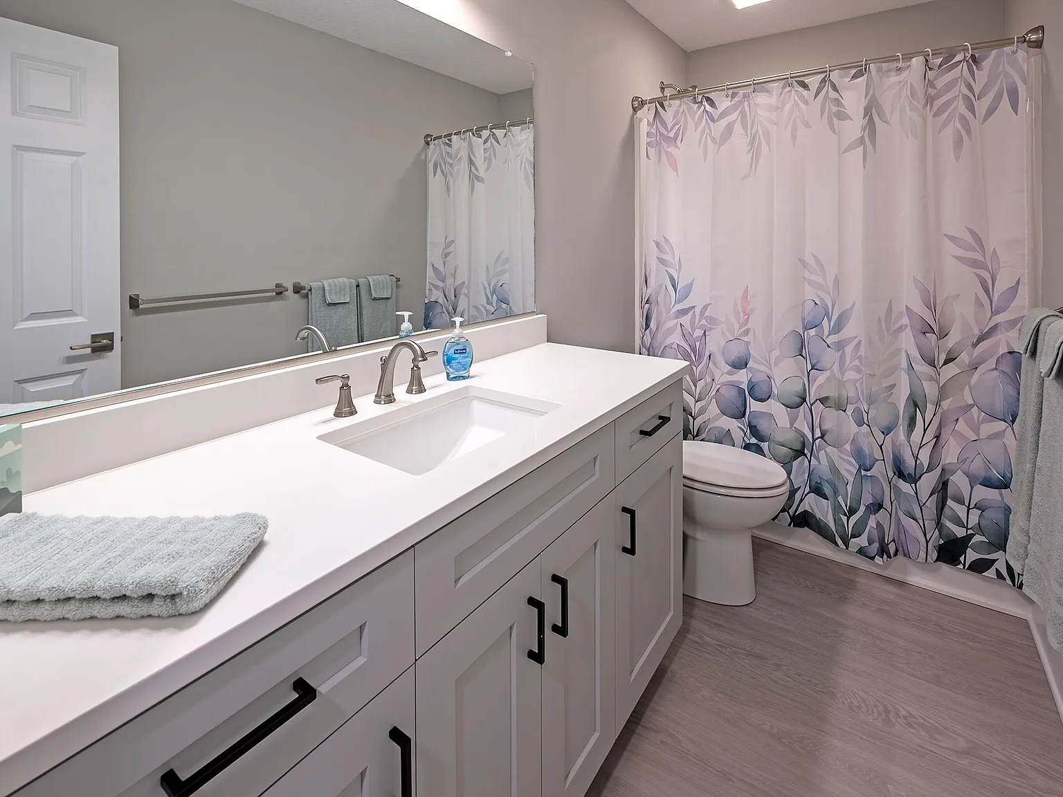 3 bed, 1400 sqft, $3,000 — Photo 3