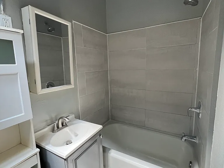 44 Benkard Ave #2 — Photo 5