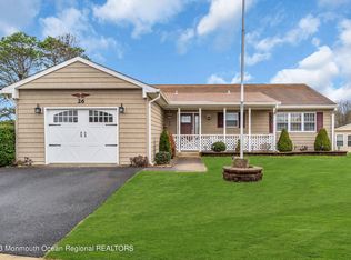 26 Lumsden Ct, Toms River, NJ 08757
