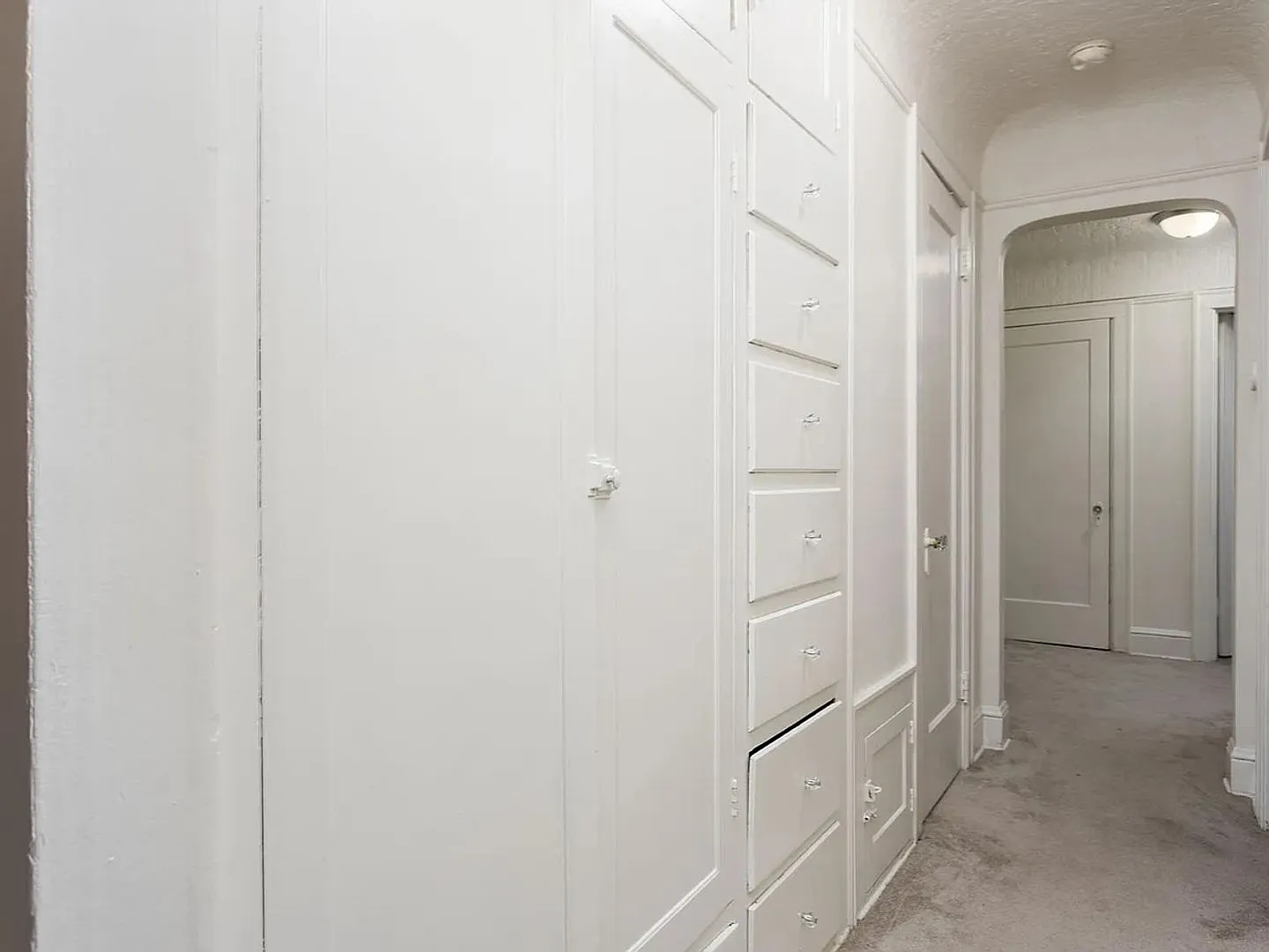 Mayfair Apartments (Mayf01) — Photo 4
