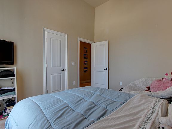 2nd image of 3001 Marigold Ln