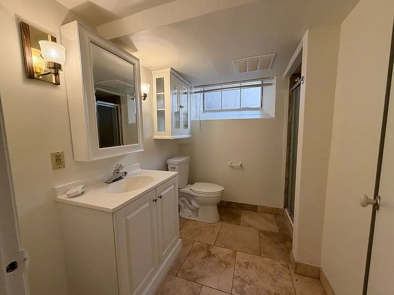 340 S Franklin St — Photo 9