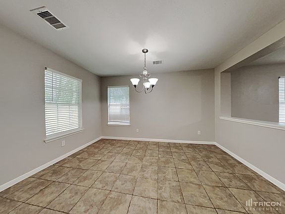 5th image of 911 Staffordale Manor Ln