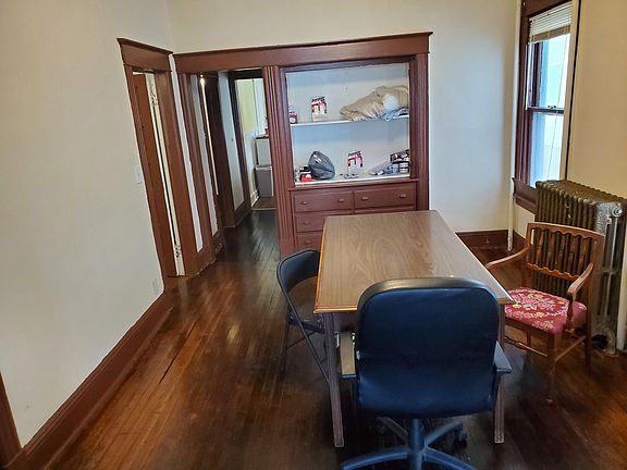 4th image of 692 State St Floor 1