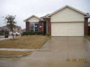 1060 Castle Top Dr, Haslet, TX 76052