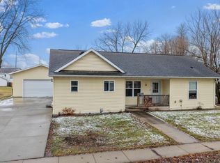 867 Plank Rd, Menasha, WI 54952