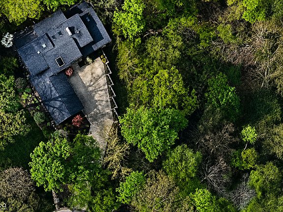 3rd image of 12043 Hampton Ct