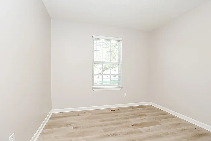 1031 Heydel Cir — Photo 14