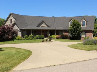 525 Random Oaks Ln, Hamilton, OH 45013